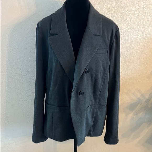 Bagatelle Collection Women's Double-Breasted Gray Blazer - Picture 2 of 9